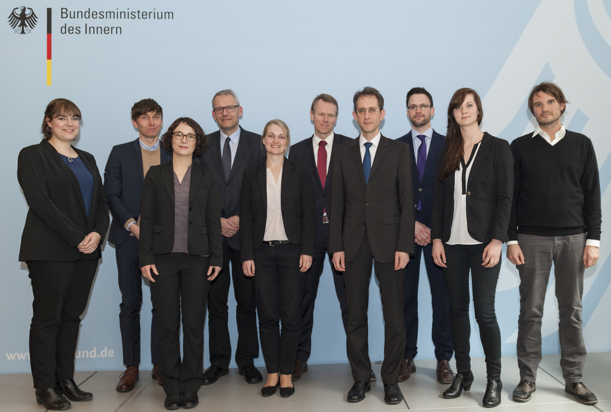 Photo der Forschungsgruppe v.l.n.r.: Irina Stange, Lutz Maeke, Franziska Kuschel, Andreas Wirsching, Maren Richter, Frank Bösch, Frieder Günther, Jan Philipp Wölbern, Stefanie Palm, Dominik Rigoll